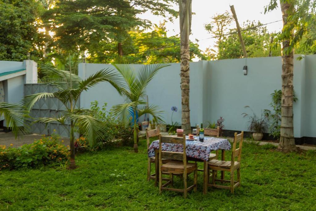 Blue Elephant Villas อารูชา ภายนอก รูปภาพ
